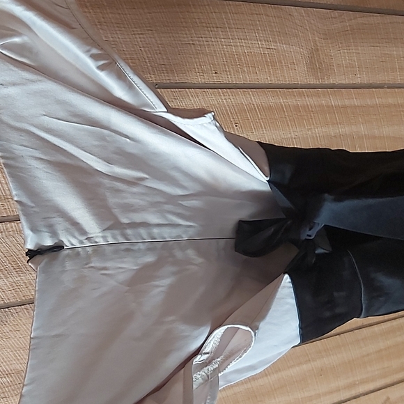 Dress - Picture 3 of 3